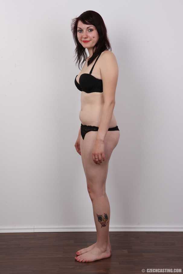 Hot chick wearing red shirt, black pants an - XXX Dessert - Picture 8