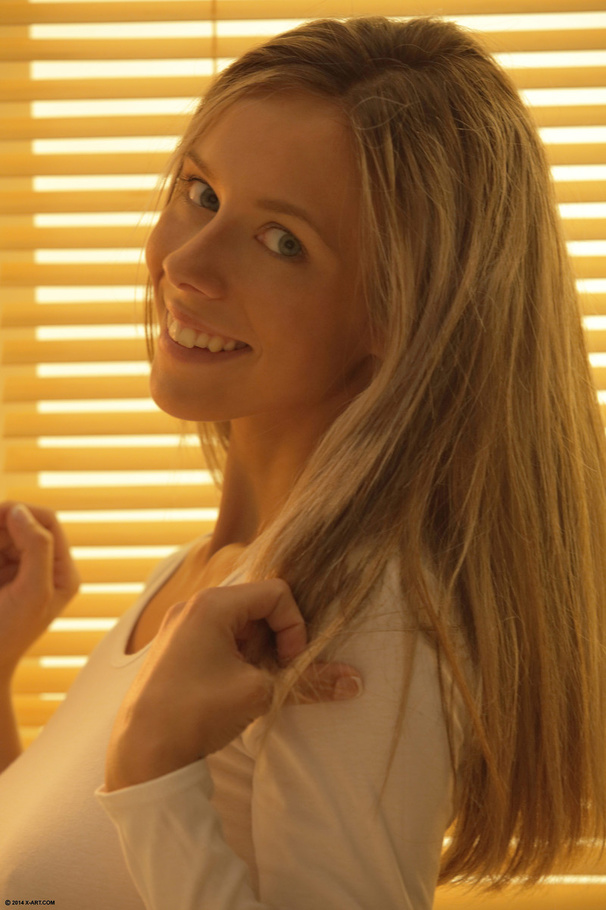 Nasty blonde teen hottie sucking a long don - XXX Dessert - Picture 1