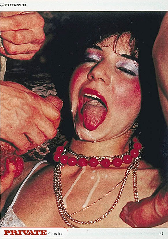 Sexy babe wearing black stockings with red  - XXX Dessert - Picture 3