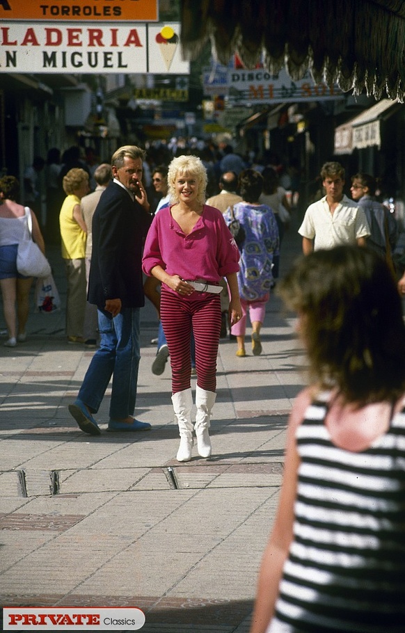 Cute blonde sucking a huge dick while getti - XXX Dessert - Picture 3