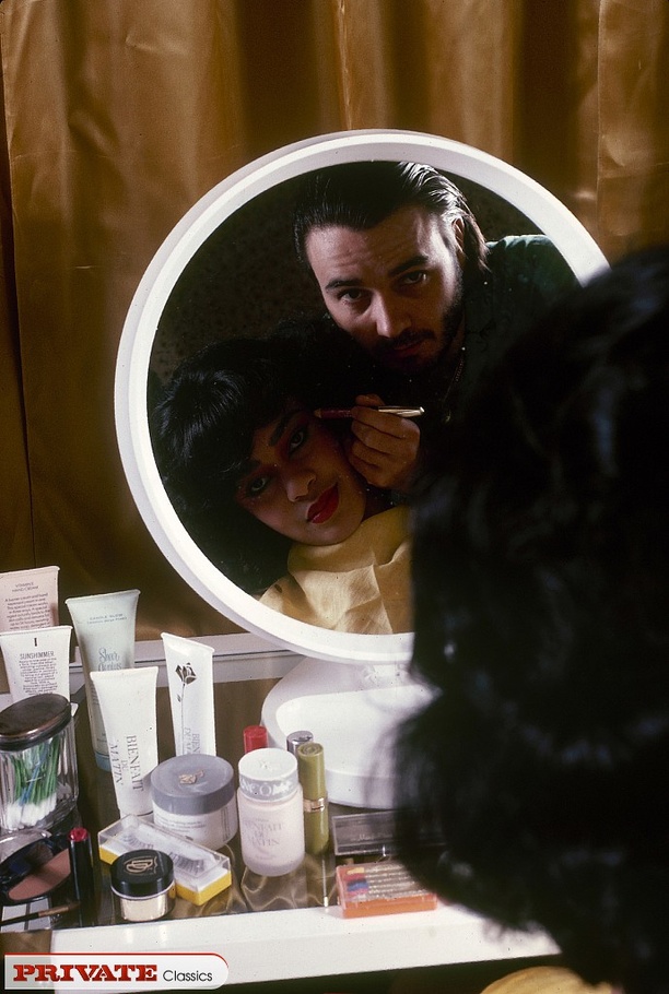 Hot chick wearing yellow dress and blue gre - XXX Dessert - Picture 1