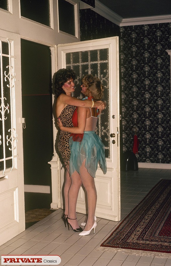 Blonde hottie wearing blue dress, white sto - XXX Dessert - Picture 1