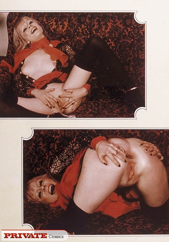 Lovely babe sitting on a bench outdoor wear - XXX Dessert - Picture 1