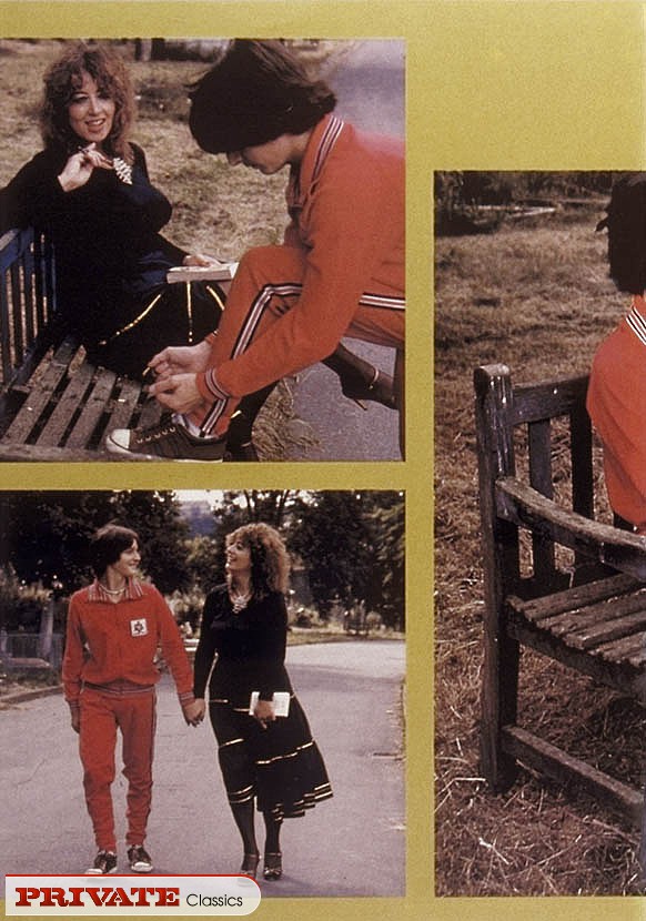 Lovely babe sitting on a bench outdoor wear - XXX Dessert - Picture 4