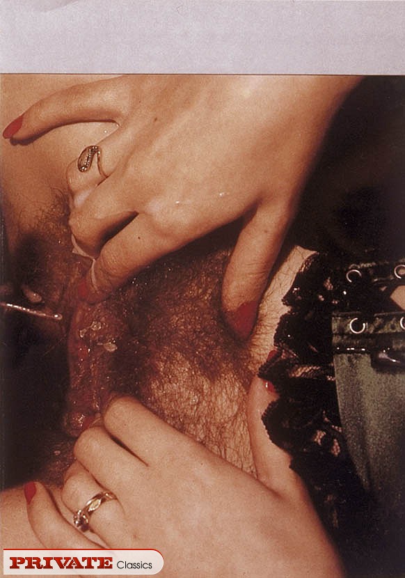 Lovely babe sitting on a bench outdoor wear - XXX Dessert - Picture 11