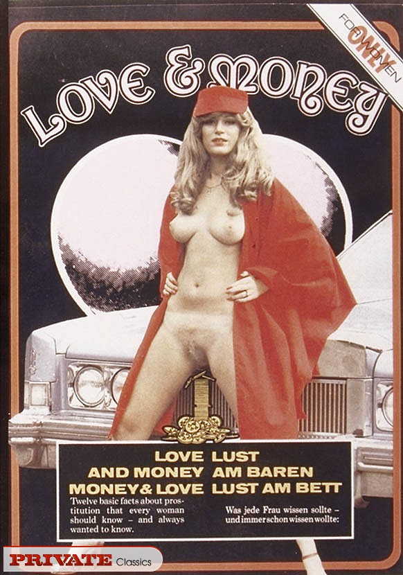 Stunning babe shows her pussy on a black an - XXX Dessert - Picture 5