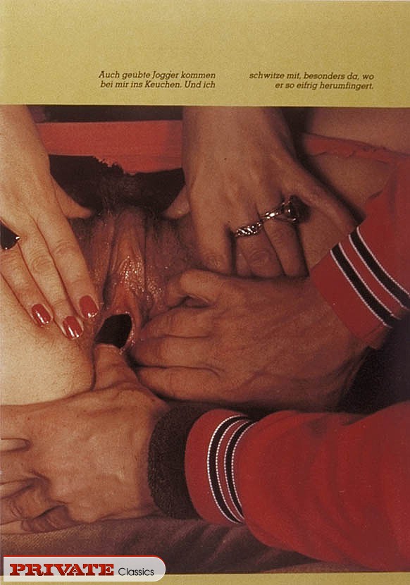 Stunning babe shows her pussy on a black an - XXX Dessert - Picture 10