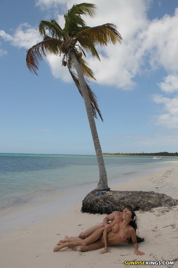 Fine beaver in a pink bikini gets hammered at the beach. - XXXonXXX - Pic 12