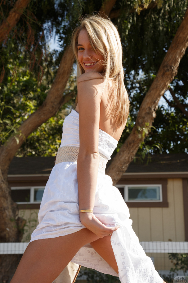 Mischievous blonde freshie in a white dress - XXX Dessert - Picture 2