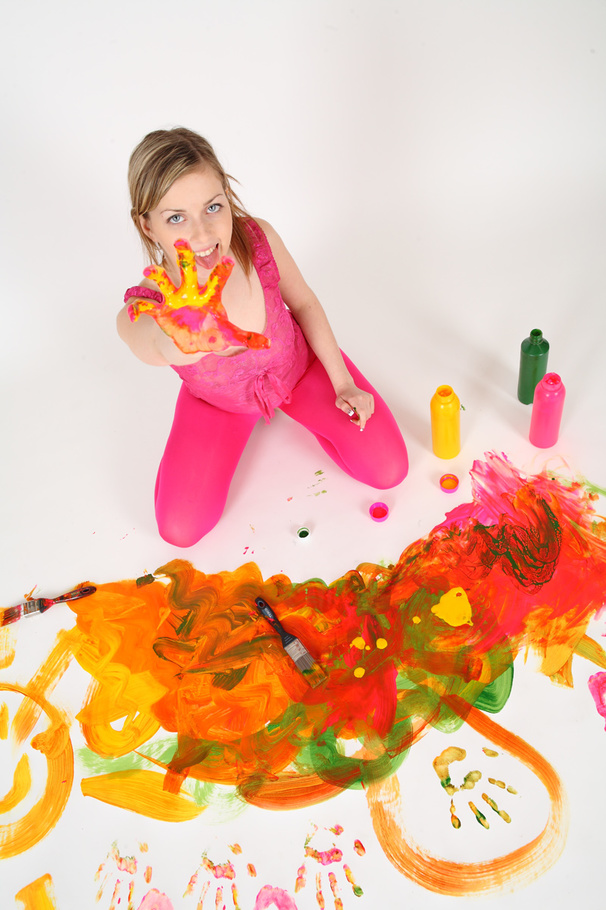 Teen chick strips off her tight pink shirt and leggings then fills her steaming hot body with multi-colored paints. - XXXonXXX - Pic 8