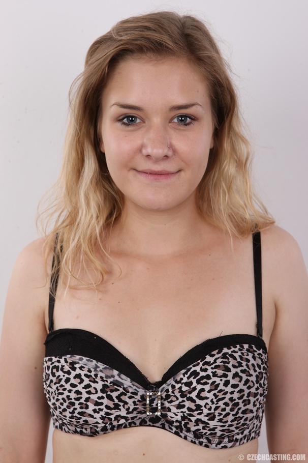 Enchanting slut in a white shirt and denim  - XXX Dessert - Picture 6