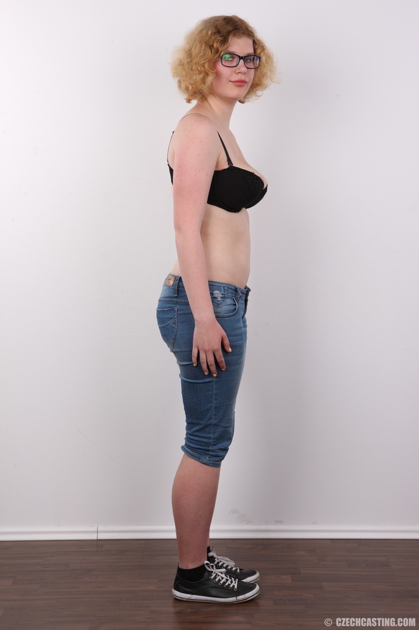 Awesome curly blonde bitch in glasses weari - XXX Dessert - Picture 5