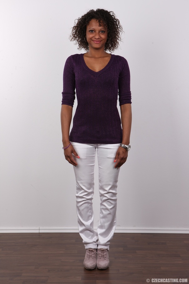Beautiful ebony-skinned diva in a purple to - XXX Dessert - Picture 2