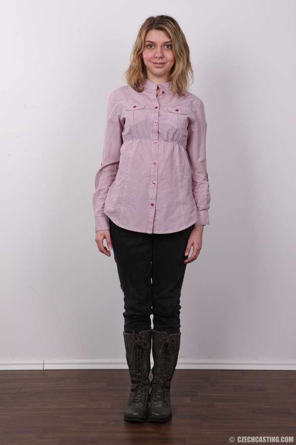 Knockout dame in a pink shirt, black pants  - XXX Dessert - Picture 2