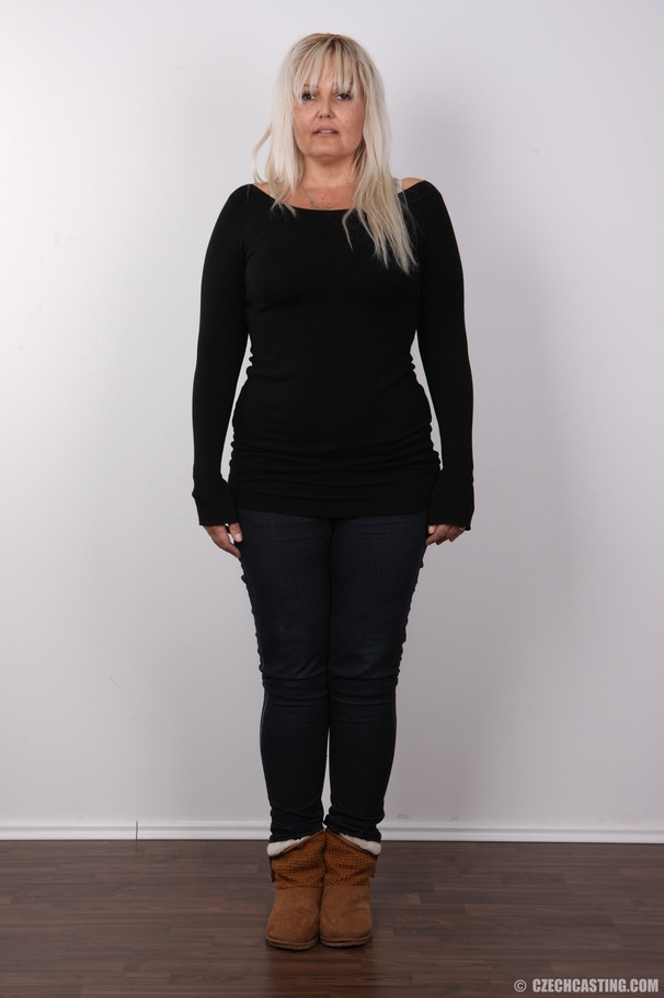 Gorgeous flabby trick in a black top and je - XXX Dessert - Picture 2