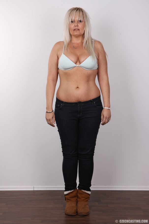 Gorgeous flabby trick in a black top and je - XXX Dessert - Picture 4