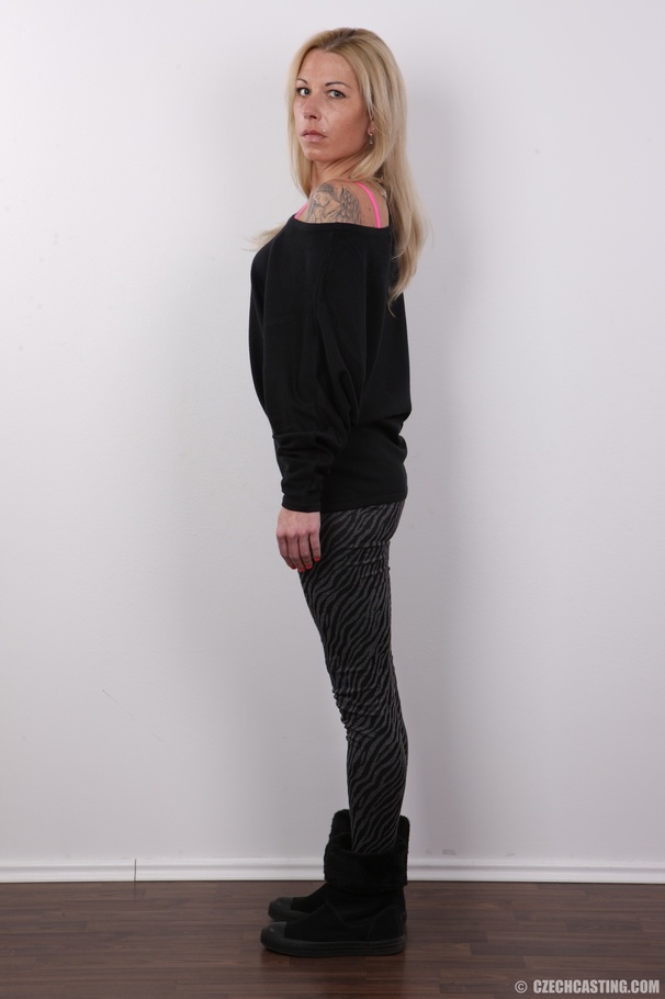 Captivating dame in a black sweater, grey p - XXX Dessert - Picture 3