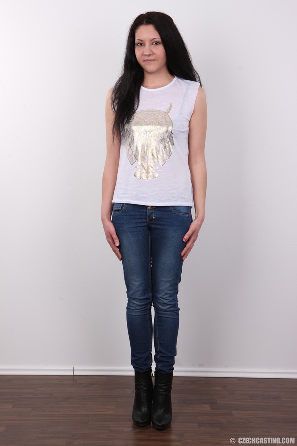 Raunchy diva in a white top, jeans and blac - XXX Dessert - Picture 2