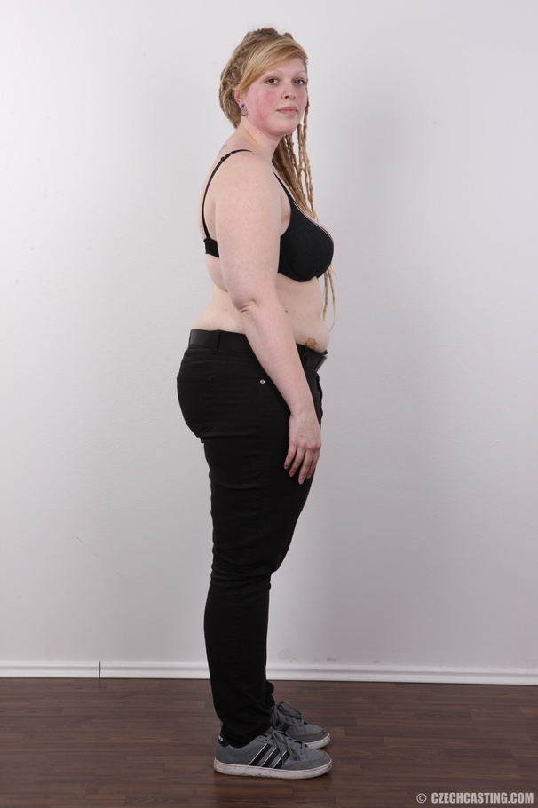 Divine beav with a hefty body wearing a blu - XXX Dessert - Picture 5