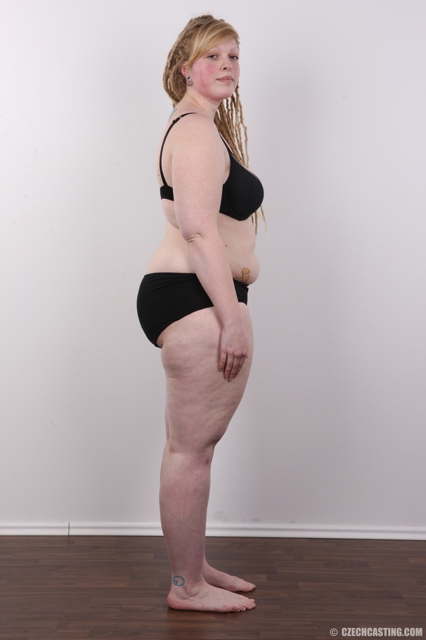 Divine beav with a hefty body wearing a blu - XXX Dessert - Picture 8