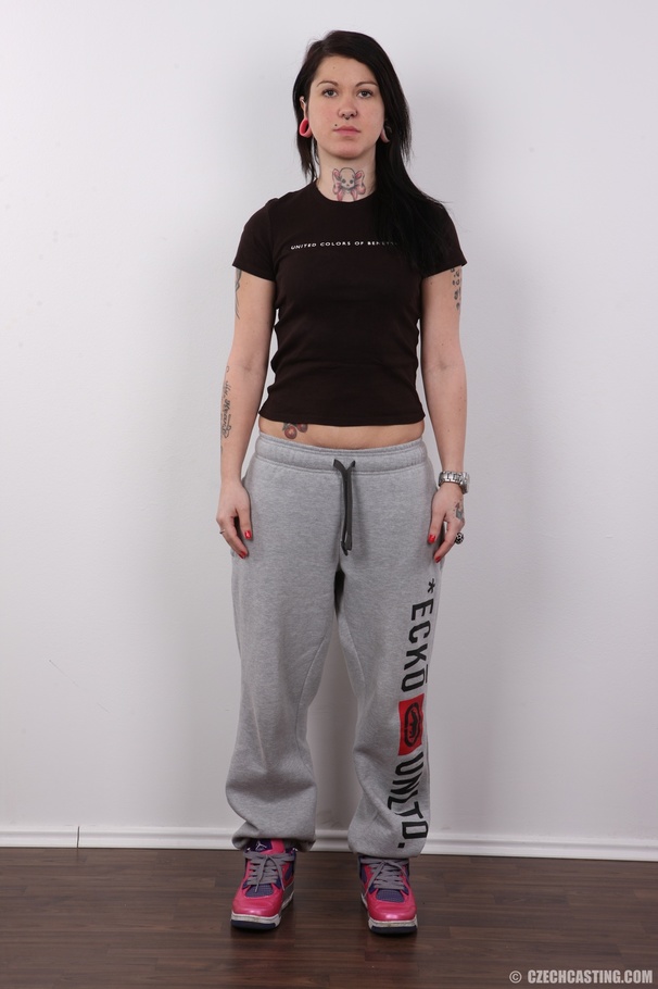 Fabulous chick in a black shirt and sweat p - XXX Dessert - Picture 2