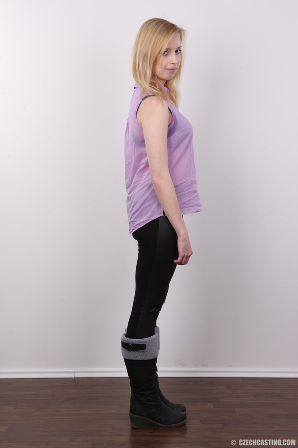 Pretty trick in a purple top, black legging - XXX Dessert - Picture 3