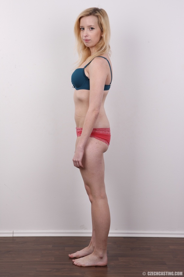 Pretty trick in a purple top, black legging - XXX Dessert - Picture 8