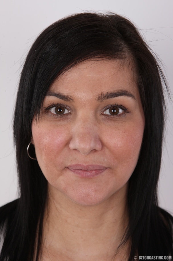 Tender flabby damsel in a red bra and black - XXX Dessert - Picture 1