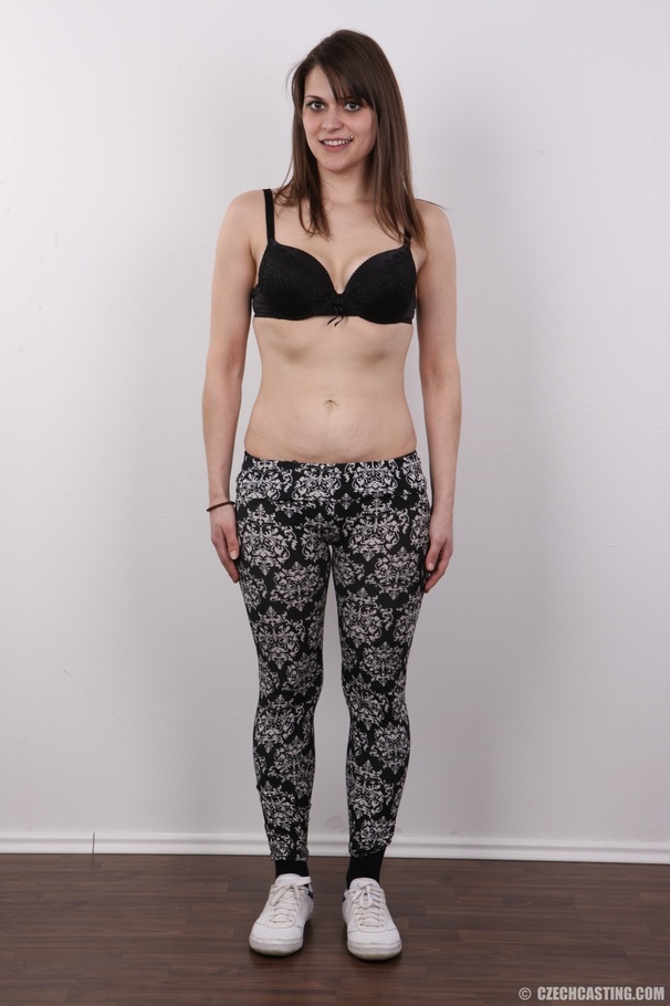 Lovely broad in a black top and printed leg - XXX Dessert - Picture 4