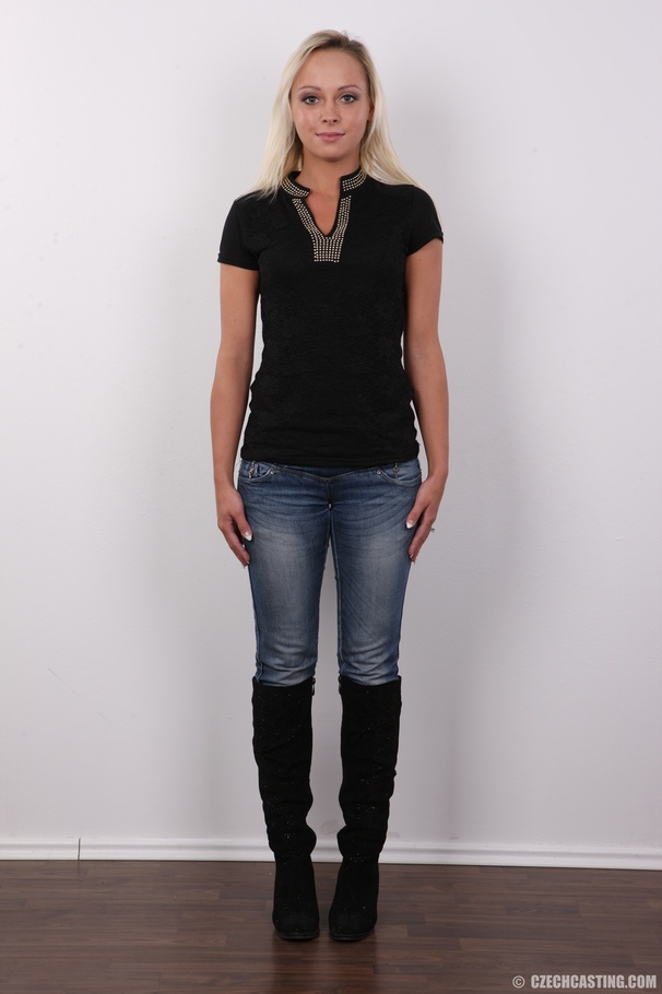 Glamorous chick in a black top, jeans and b - XXX Dessert - Picture 2