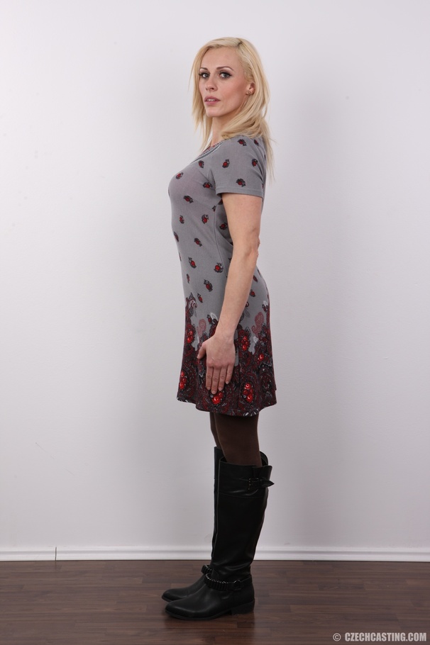 Fine babe in black boots and pink undies si - XXX Dessert - Picture 3