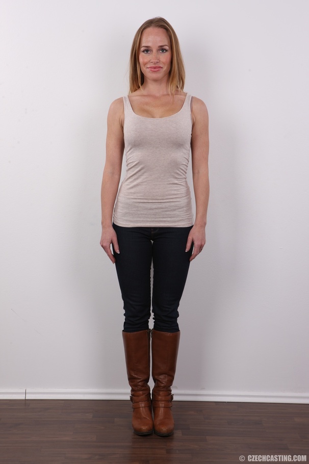 Outstanding shiela in a grey top and brown  - XXX Dessert - Picture 2