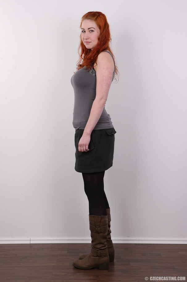 Excellent red-haired lady in a grey shirt a - XXX Dessert - Picture 3