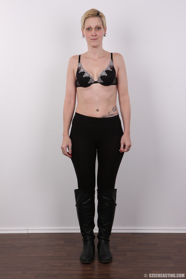 Delicious short-haired chiquita in a black  - XXX Dessert - Picture 4