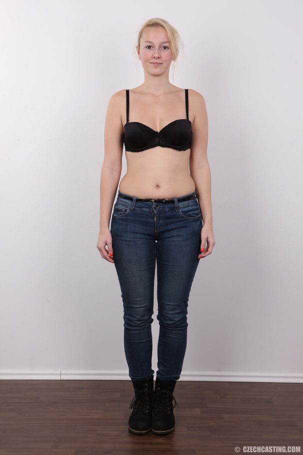 Enchanting madam in a black top and jeans t - XXX Dessert - Picture 4