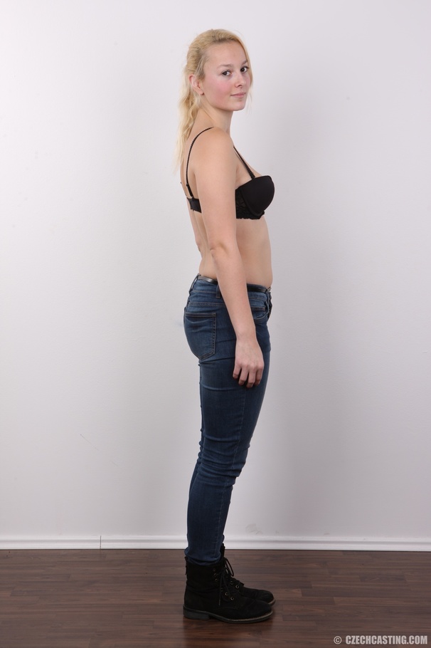 Enchanting madam in a black top and jeans t - XXX Dessert - Picture 5