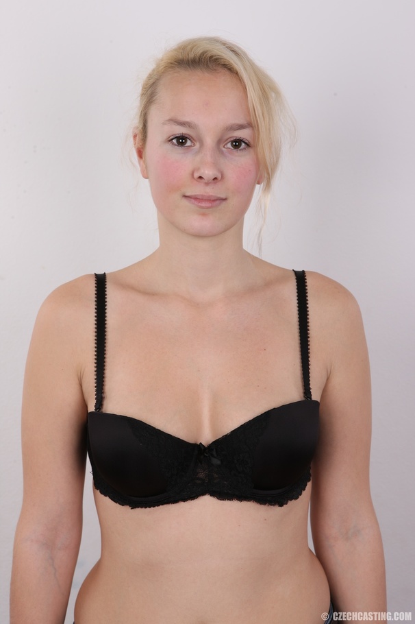 Enchanting madam in a black top and jeans t - XXX Dessert - Picture 6