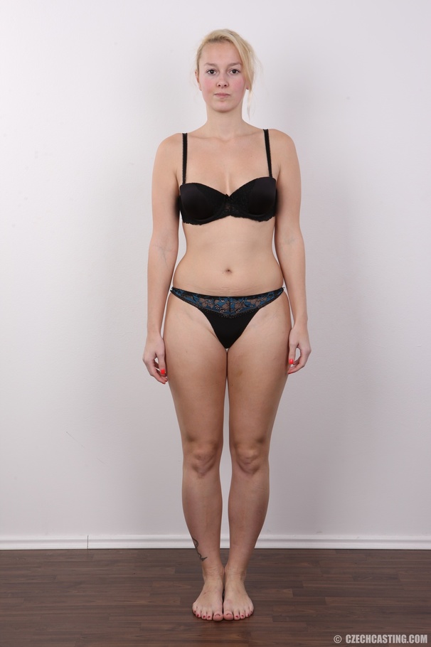 Enchanting madam in a black top and jeans t - XXX Dessert - Picture 7
