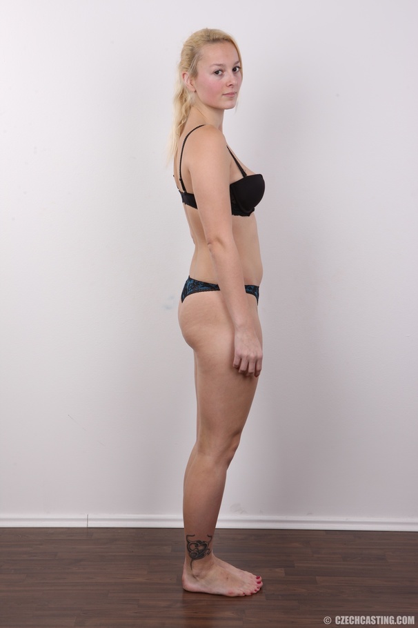 Enchanting madam in a black top and jeans t - XXX Dessert - Picture 8