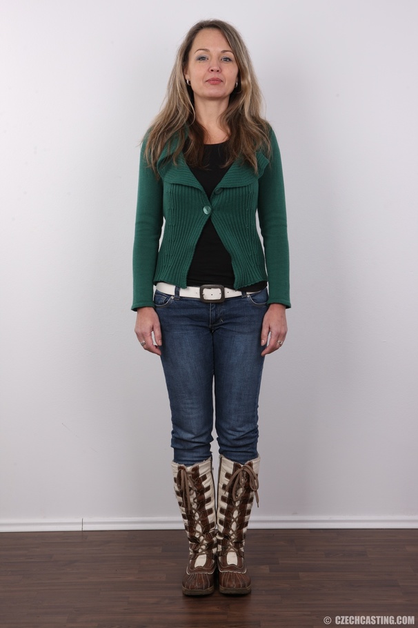 Beautiful tart in a green sweater and jeans - XXX Dessert - Picture 2