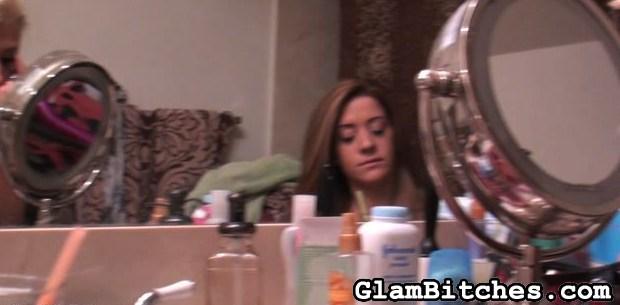 Top-notch blonde model puts on makeup befor - XXX Dessert - Picture 12