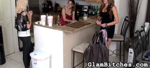 Girl served her friends with drinks and lic - XXX Dessert - Picture 9