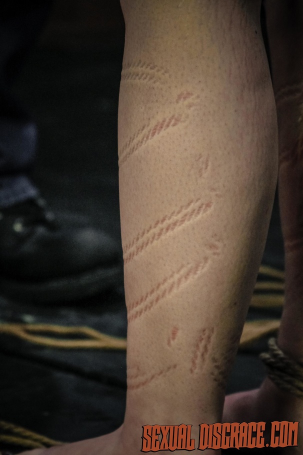 Tied hottie enjoys rough action with ropes  - XXX Dessert - Picture 13