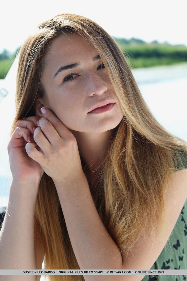 Perfect trick in floral bikini bottoms disp - XXX Dessert - Picture 1