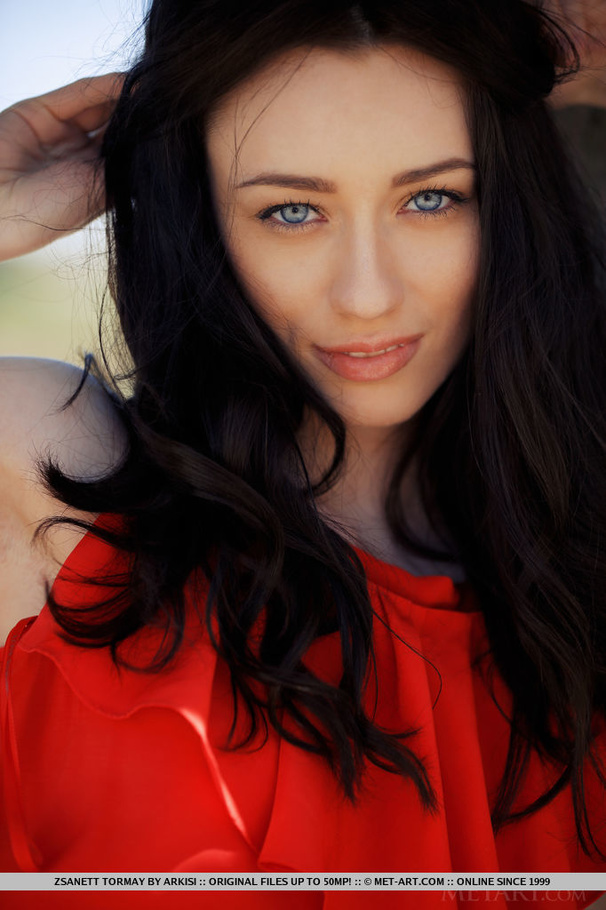 Awesome fawn in a red dress exposes her lip - XXX Dessert - Picture 1