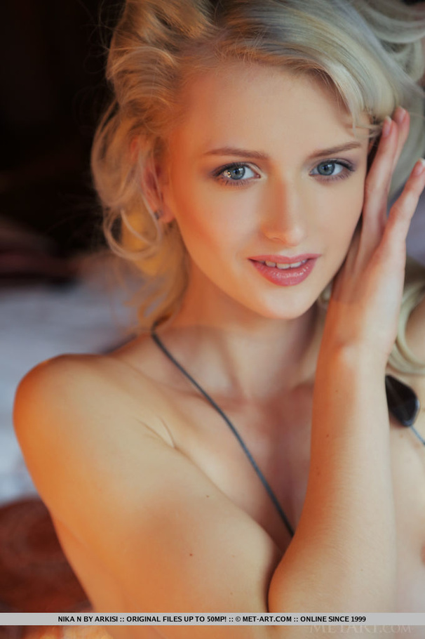 Appealing filly wearing a necklace of glass - XXX Dessert - Picture 18