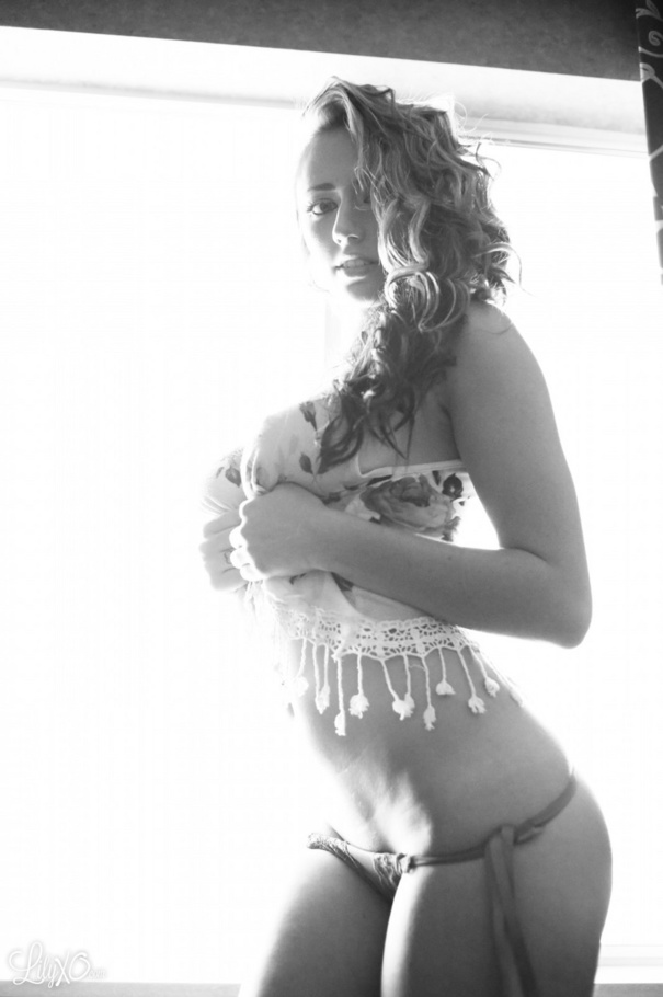 Stunning blonde hottie with alluring body l - XXX Dessert - Picture 8