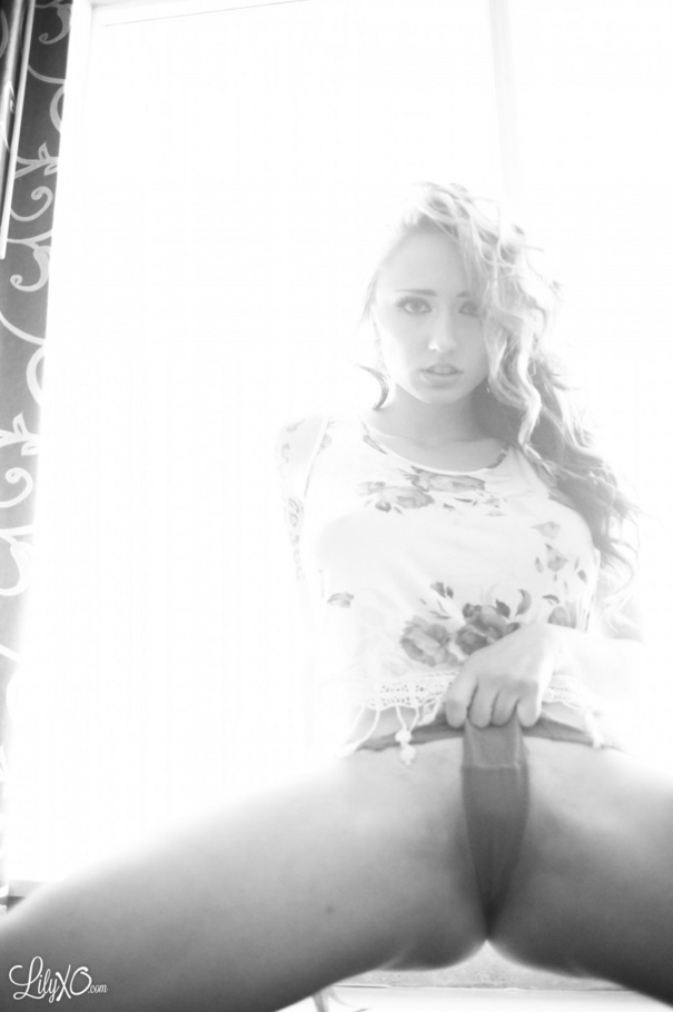 Stunning blonde hottie with alluring body l - XXX Dessert - Picture 12