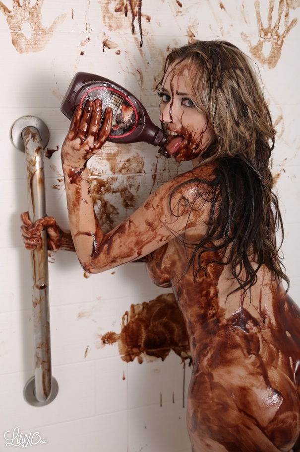 Banging babe covers her luscious body with  - XXX Dessert - Picture 11