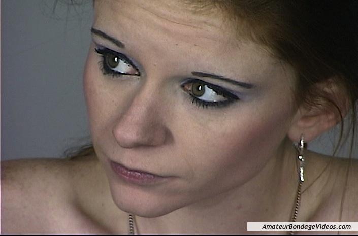 Skinny teen starts showing her bravery in t - XXX Dessert - Picture 8